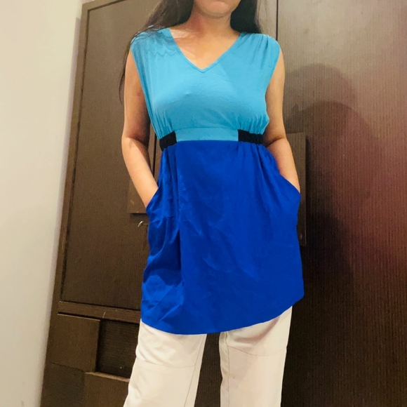 Blue top - Picture 2 of 13
